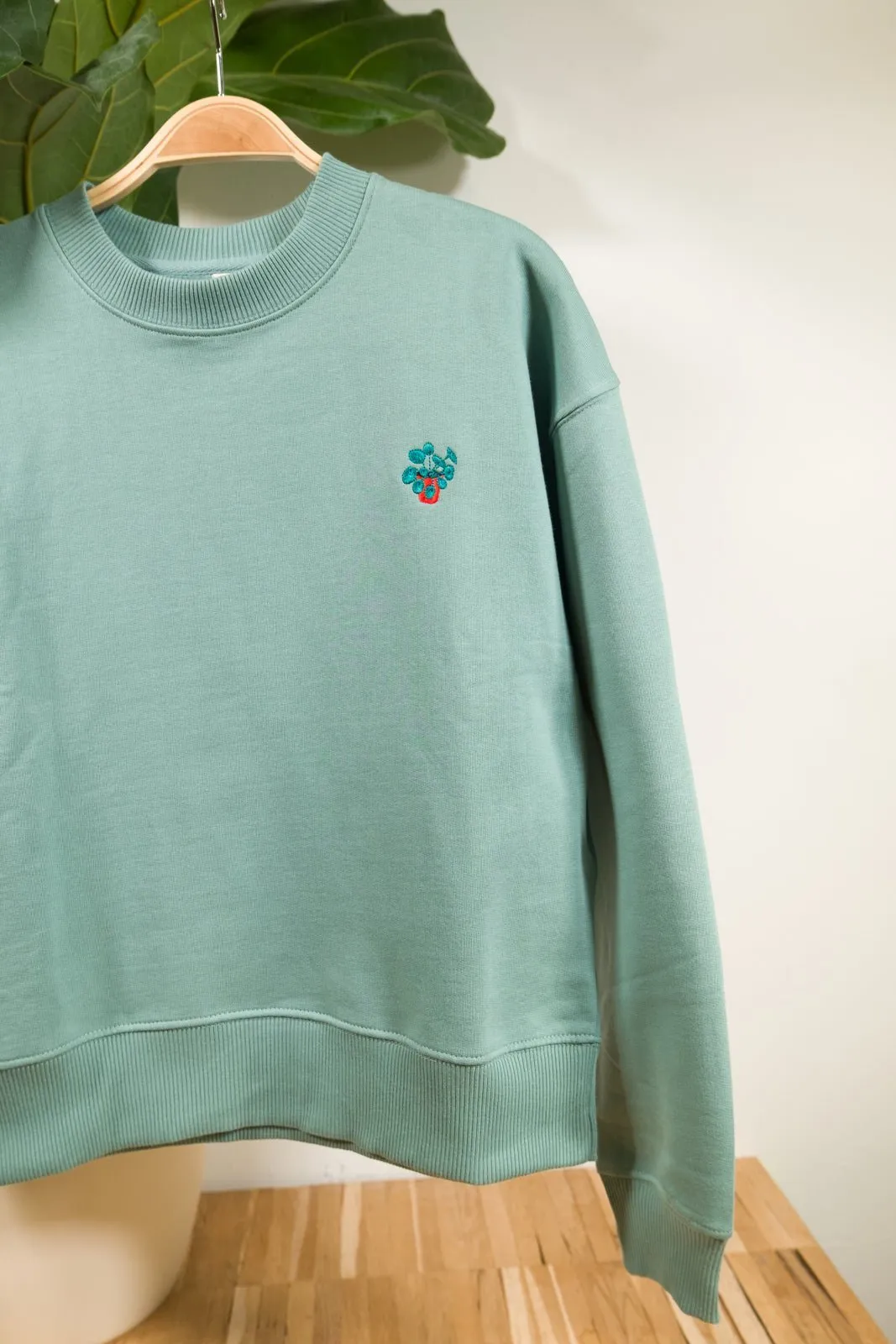 pannenkoekplant womens organic sweater